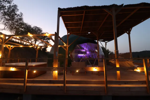 Nuit insolite en amoureux - Hébergement insolite Occitanie - Bulle avec SPA - Dôme avec jacuzzi privé