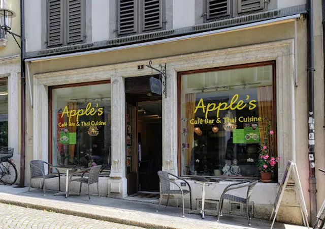 Apple's Cafe Bar & Thai Cuisine