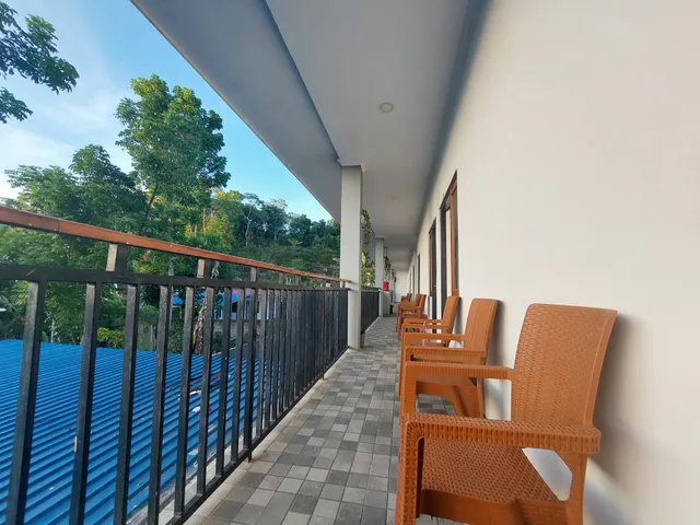 Shekinah Homestay & Cafe Waikabubak RedPartner