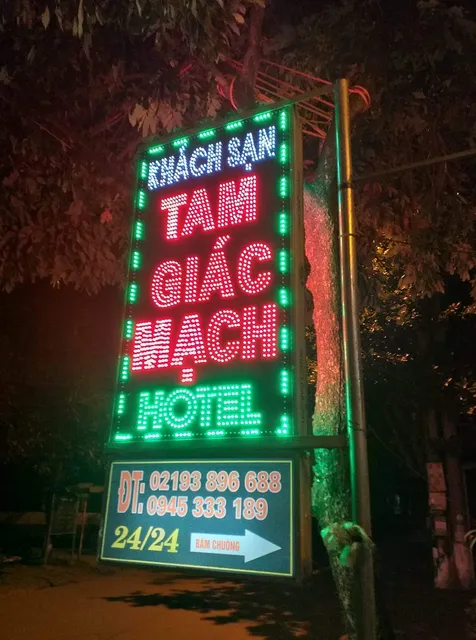 Hotels Triangle Circuits