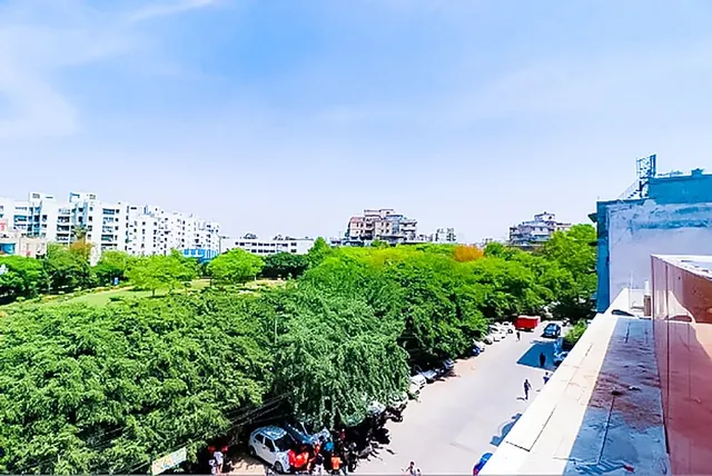 Roomshala 173 Hotel Royal Inn