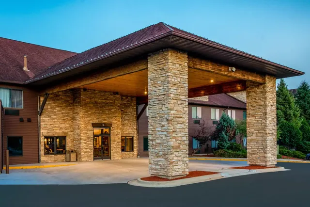 Riverview Inn & Suites, an Ascend Collection Hotel