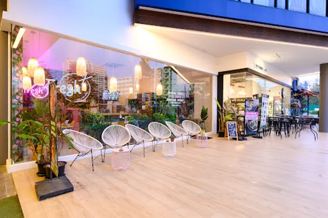 FRESH Poke & Açai Bowls