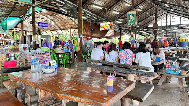 New Bua Tong Restaurant