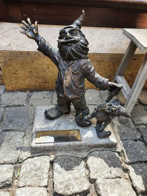 Krasnal Przybij Piątkę (Niespodzianek)