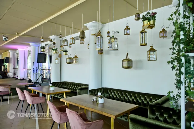 DRUSKININKŲ KOLONADA, Restoranas - muzikinis klubas