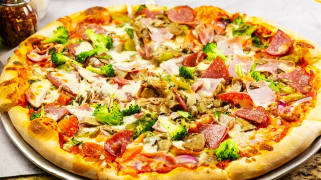 Sophie's Pizza Easton