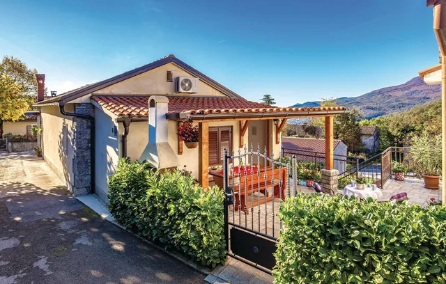 Holiday House Stari Grad Veprinac