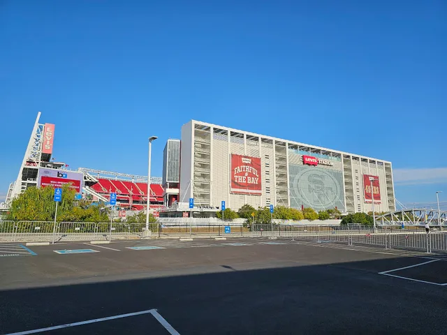 Red Lot VIP, Levi's Stadium