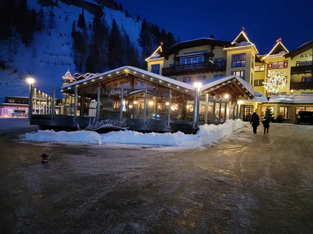 Romantik-Apparthotel Almschlössl & Schrotteralm