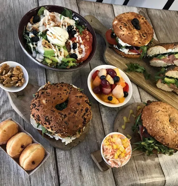Nina's Bagel & Salade
