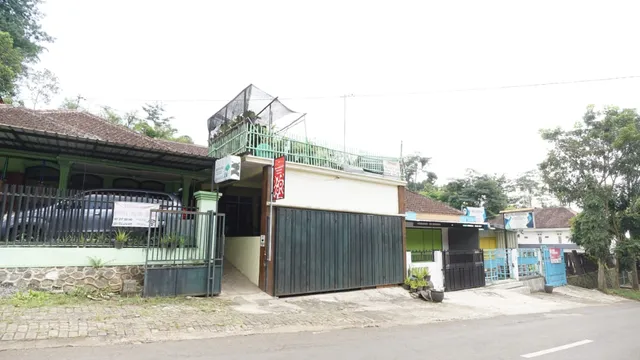 OYO Life 90879 Ara Predator Funpark