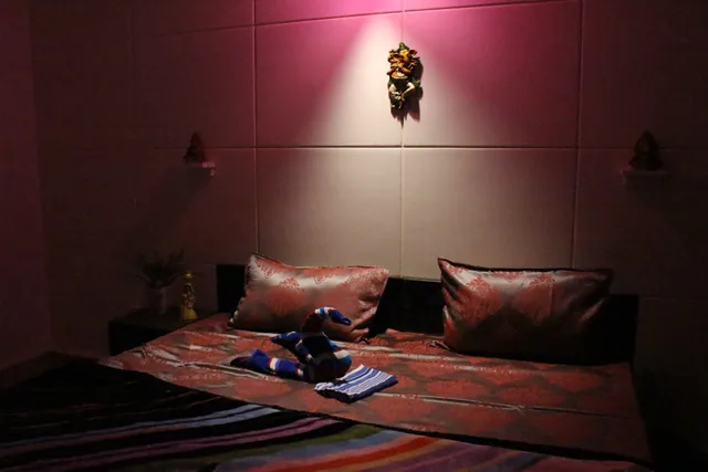 Hiatus Doors - Homestay