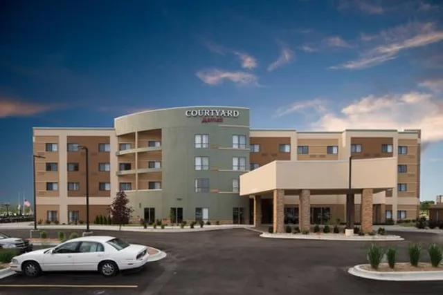 Courtyard by Marriott Bay City
