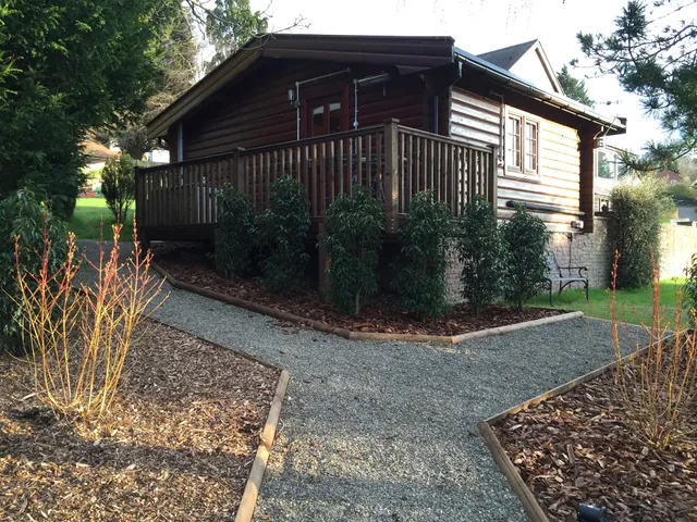 Larches Lodge - Authentic Norwegian Log Cabin