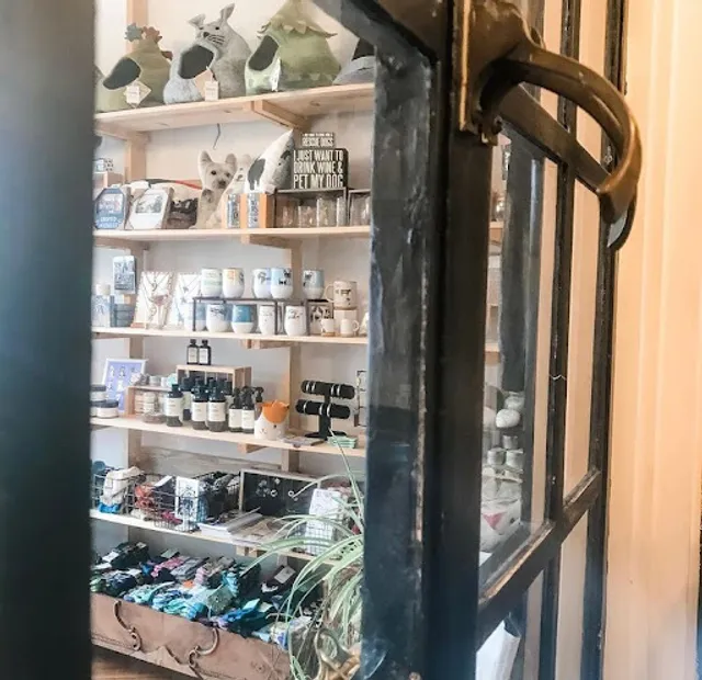 Zoomies Pet Cafe + Boutique