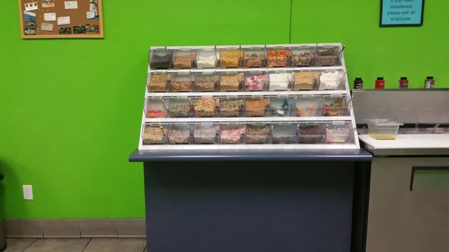 Spoons Frozen Yogurt