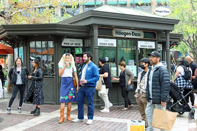 Haagen-Dazs Ice Cream Shop
