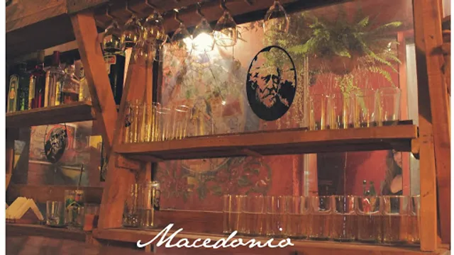 Macedonio Bar