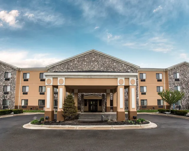 Econo Lodge Inn & Suites Monroe