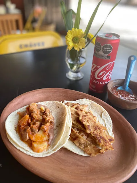 Mezcalería & Tacos Chavez