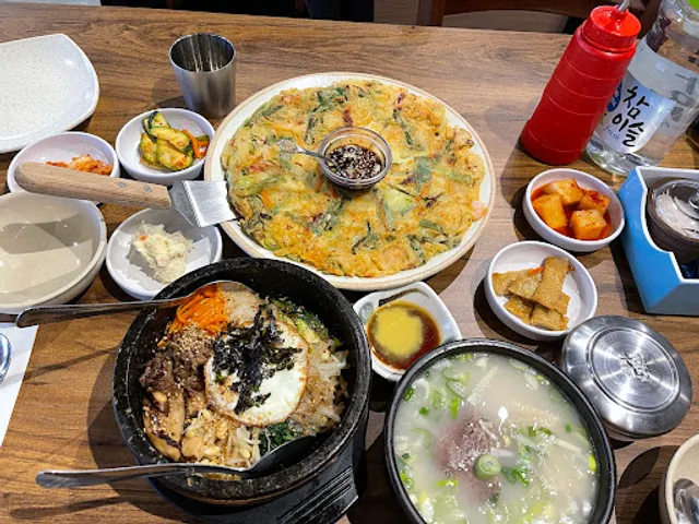 IL Poom Korean Restaurant (일품 한식당)