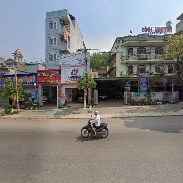 Khách Sạn Ban Tím