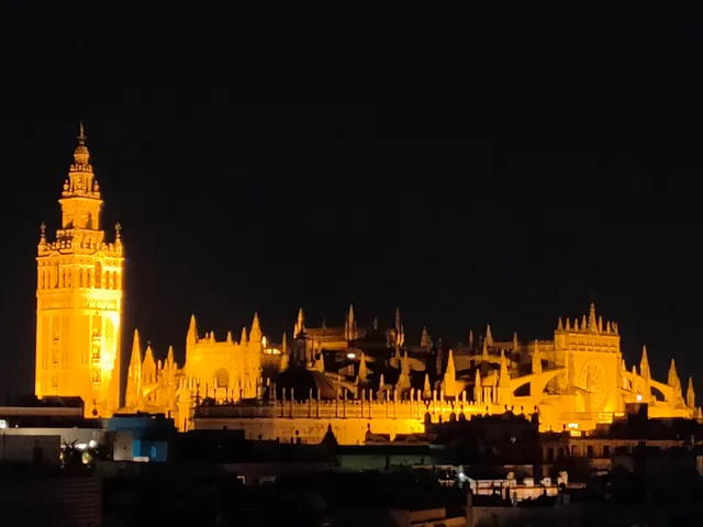 Mateos Gago Luxury Apartment