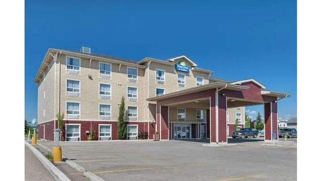 Days Inn & Suites by Wyndham Cochrane