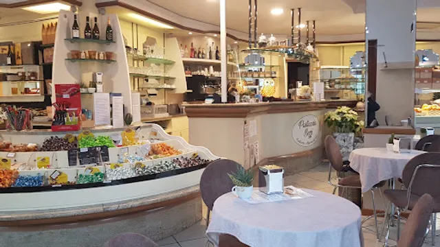 Coffee ice cream pastry-Bezzi