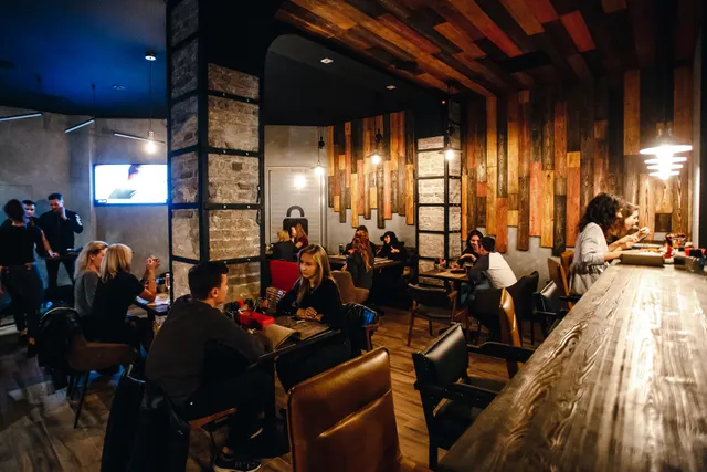 Atmosfernyy Bar Poneslos'