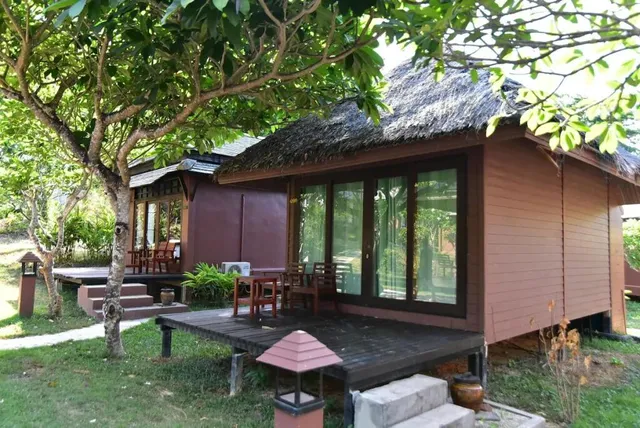 Koh Ngai Thanya Beach Resort