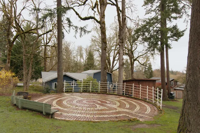 West Linn Lutheran Church