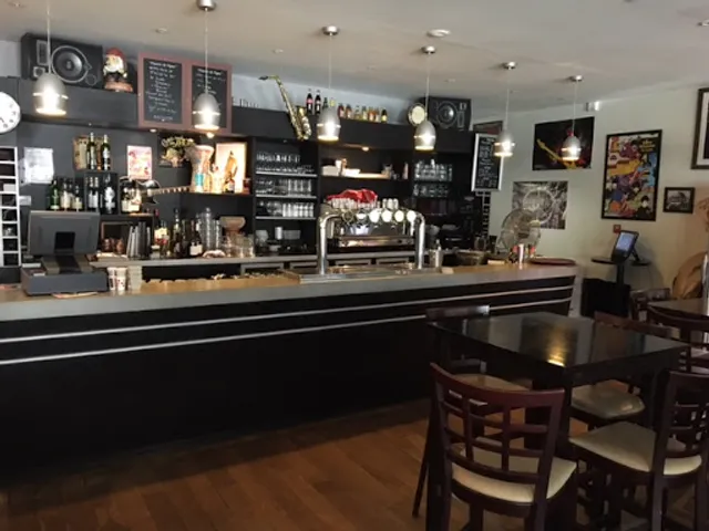 L'entre-potes - Cuisine inventive et Pub