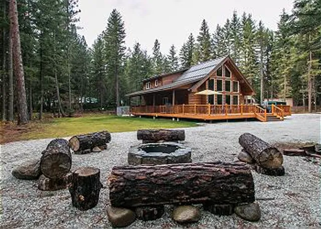 NW Comfy Cabins Vacation Rentals