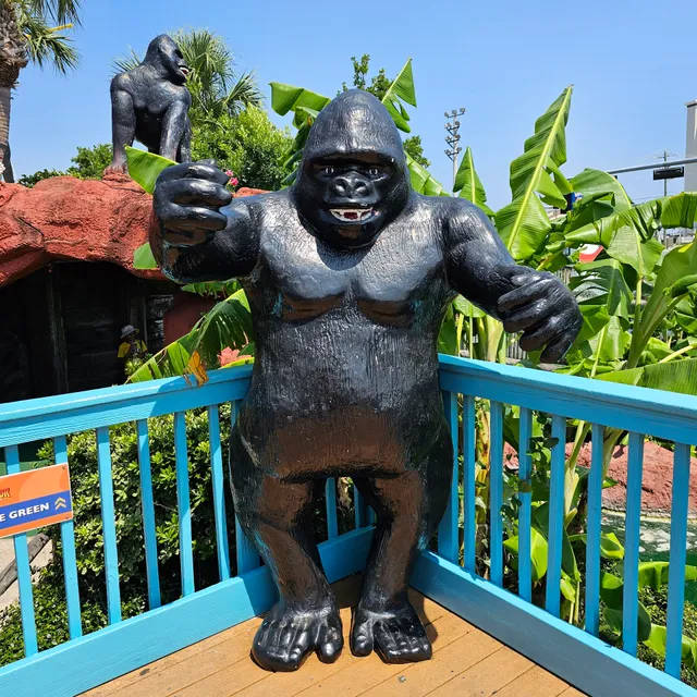 Mini Golf and Fat Daddy's Arcade at The Track - Destin