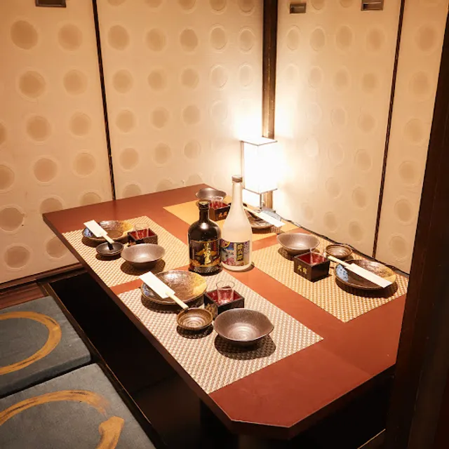 【あき屋四季】喫煙可能 全席完全個室 居酒屋 炉端風 海鮮 焼き鳥 飲み放題 寿司 川西能勢口 駅前店 レストラン