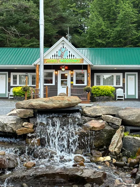 Deer Meadows Motel & Cottages