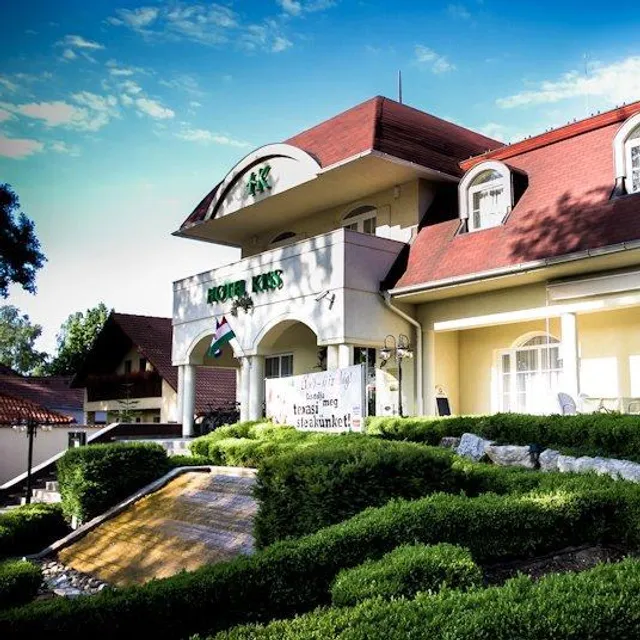 HOTEL KISS