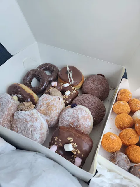 LM's Dough n' Donuts