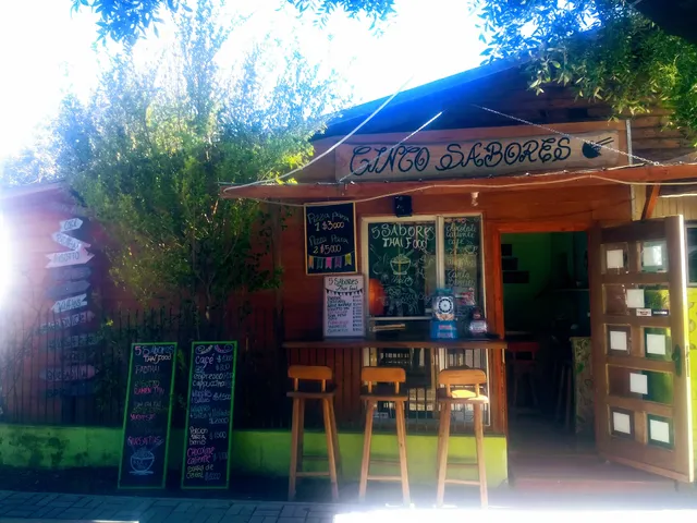 5 Sabores, Thai Food