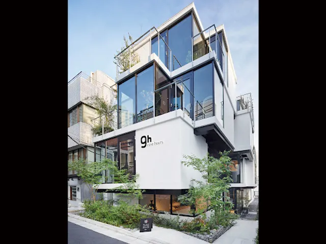 9h nine hours Akasaka