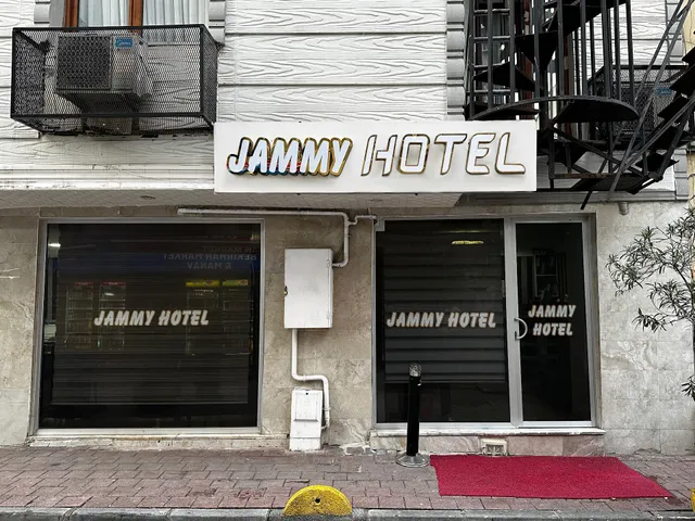 Jammy Hotel