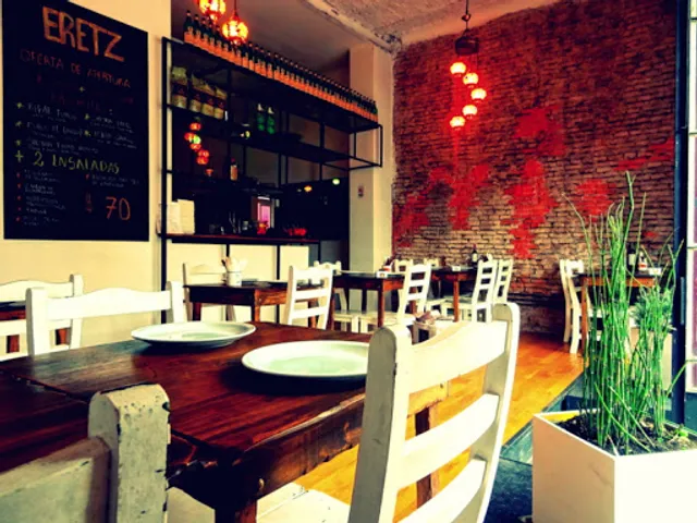 Eretz Cantina Israeli