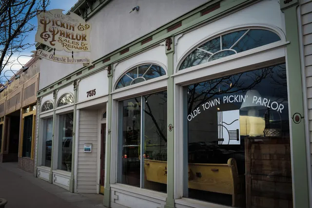 Olde Town Pickin' Parlor