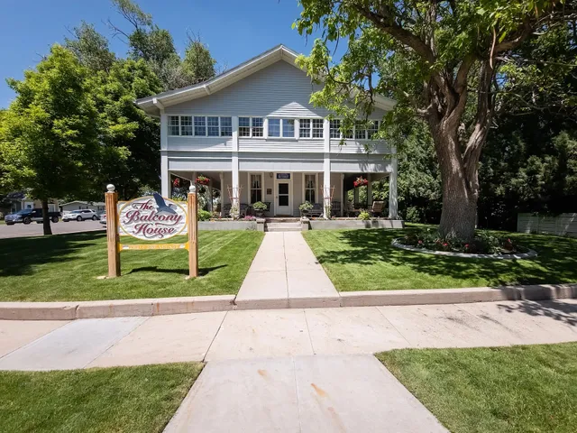 Balcony House Bed & Breakfast