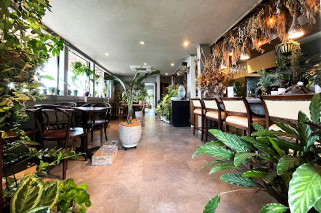 BOTANICAL DELI NAGIITA