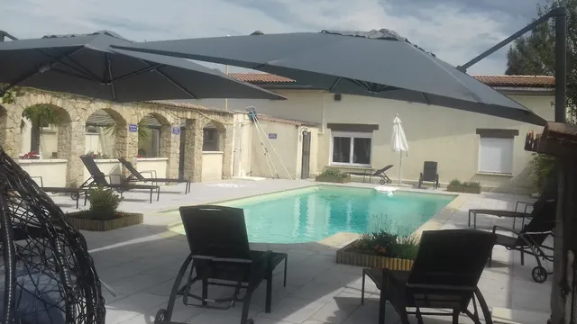 Le Mas de la Roseraie