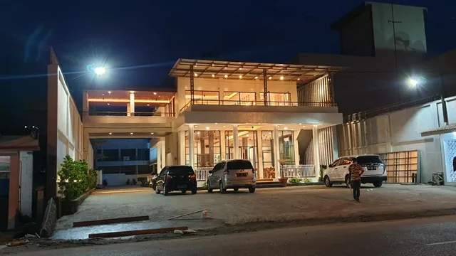 Lim's Hotel dan Cafe