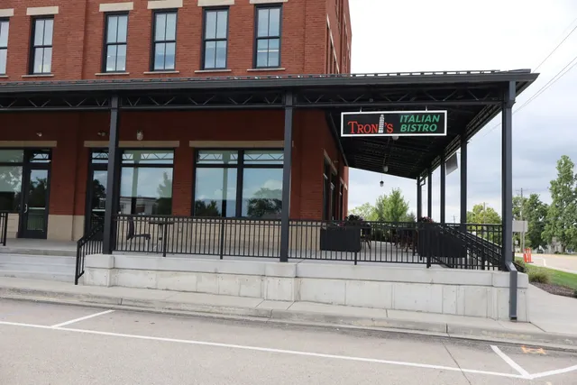 Troni's Italian Bistro